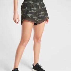 Women's Athleta Mesh Racer Run Short 4" Camo - S